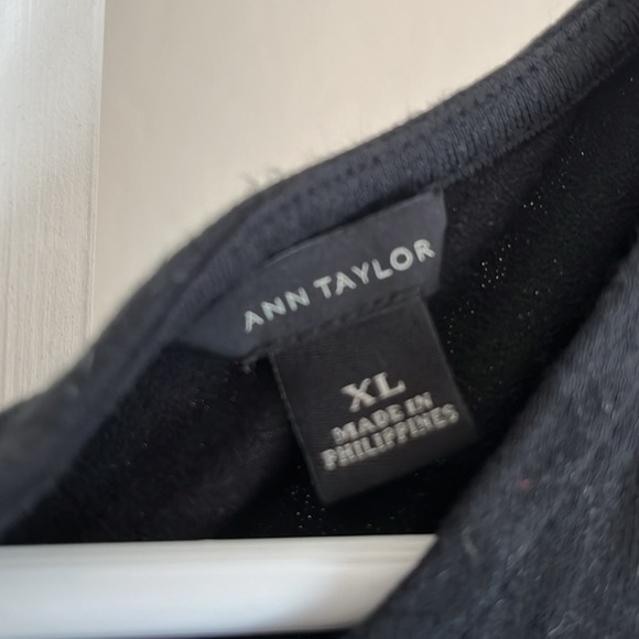 Anne Taylor Shell - Picture 2 of 2